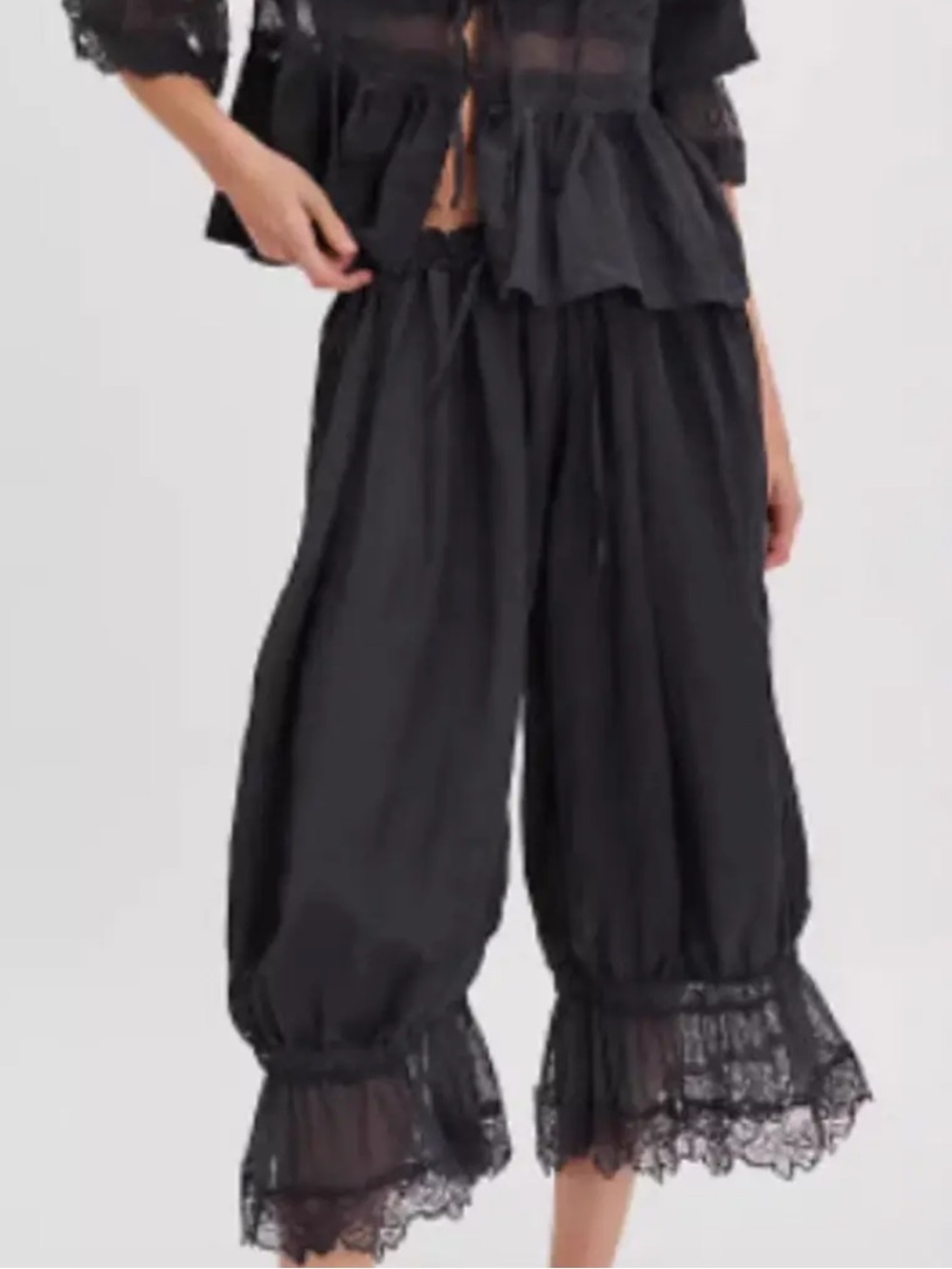 Black Lace-Trim Wide Leg Cropped Bloomers